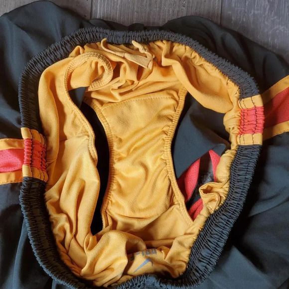 Nike Women's Tempo Running Shorts Size Medium - Picture 3 of 11